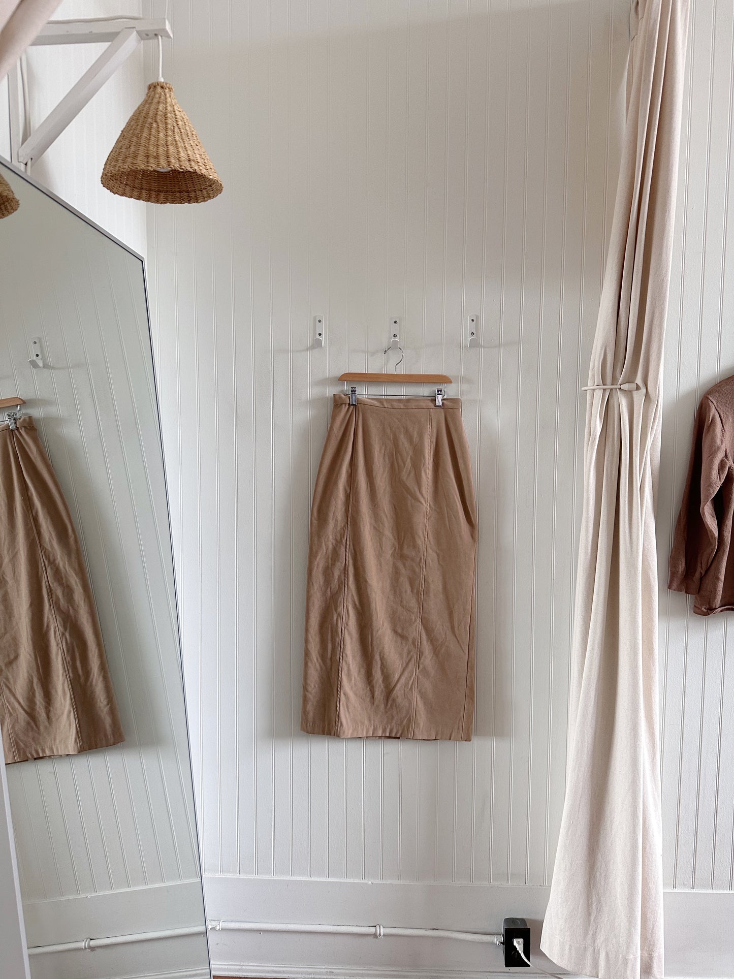 Vintage pencil skirt (size 6)