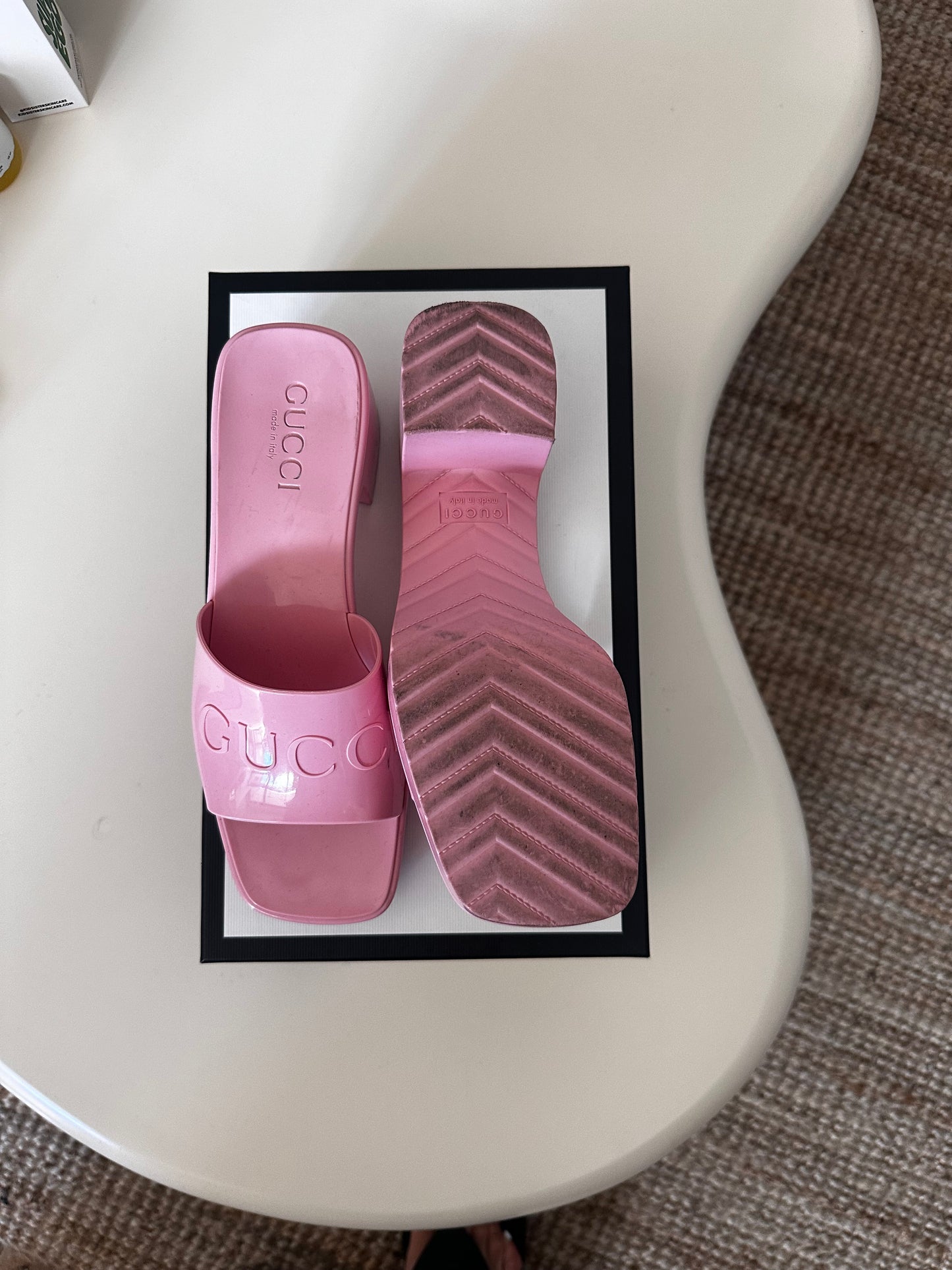 Pink Gucci sandals (size 37)