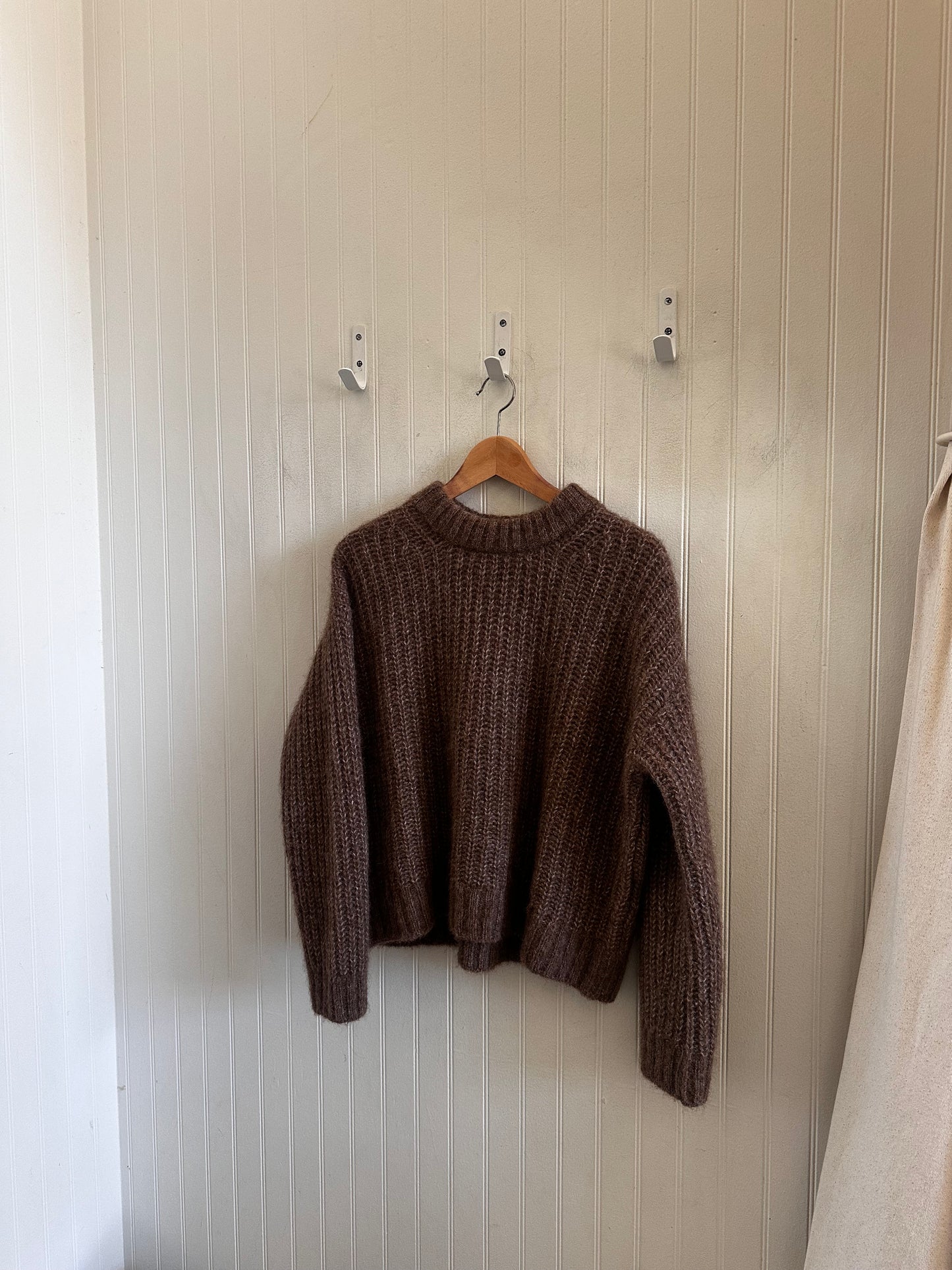 Brown sezane sweater (small)