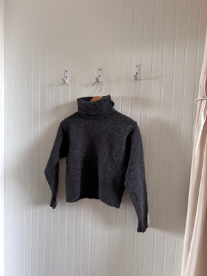 Vintage Charcoal Wool knit (small)
